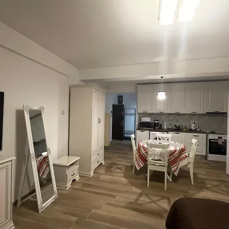 Hotel de apartamente Iarca 4*