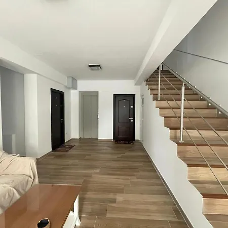 Iarca 4* Bucureşti
