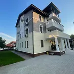 Iarca شقة فندقية 4*