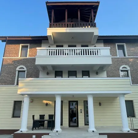 Hotel de apartamente Iarca 4*