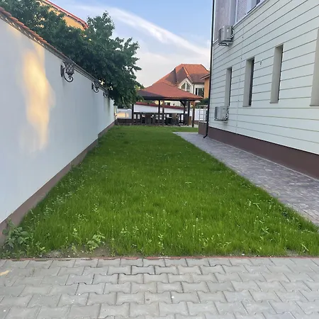 Iarca Apartahotel 4*