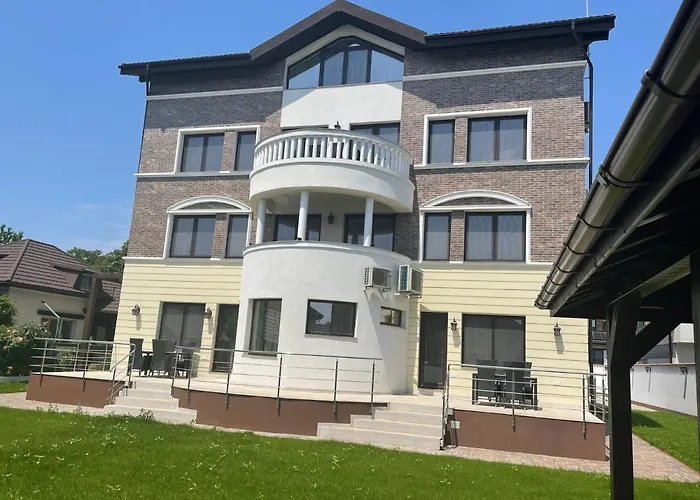 Iarca Apartahotel 4*