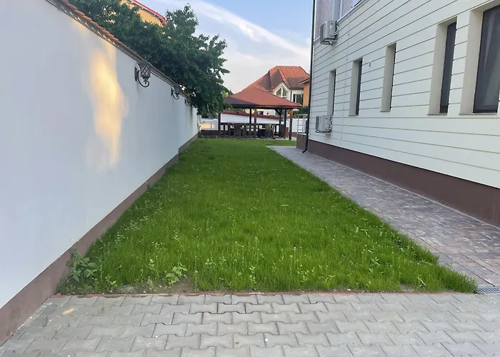 Iarca Apartahotel 4*