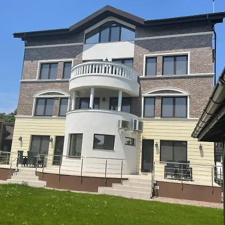 Iarca Hotel apartamentowy 4*